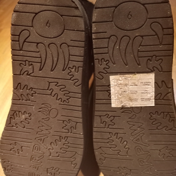 Bearpaw size 9 boots - Picture 5 of 5